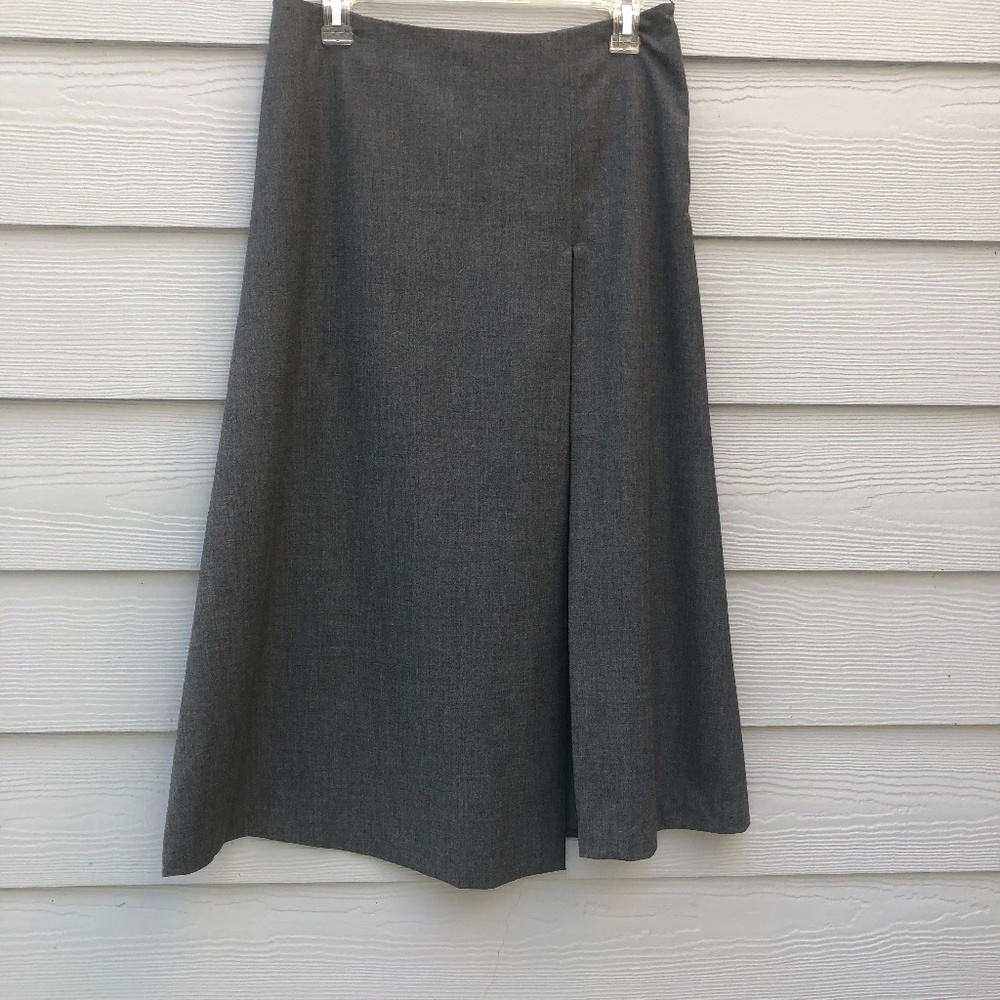 i.e. Gray Front Pleat Skirt Size 6